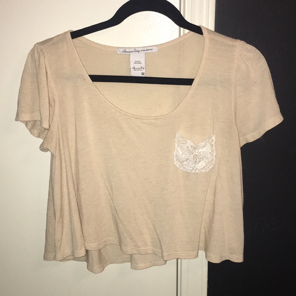 Cropped , cream t-shirt